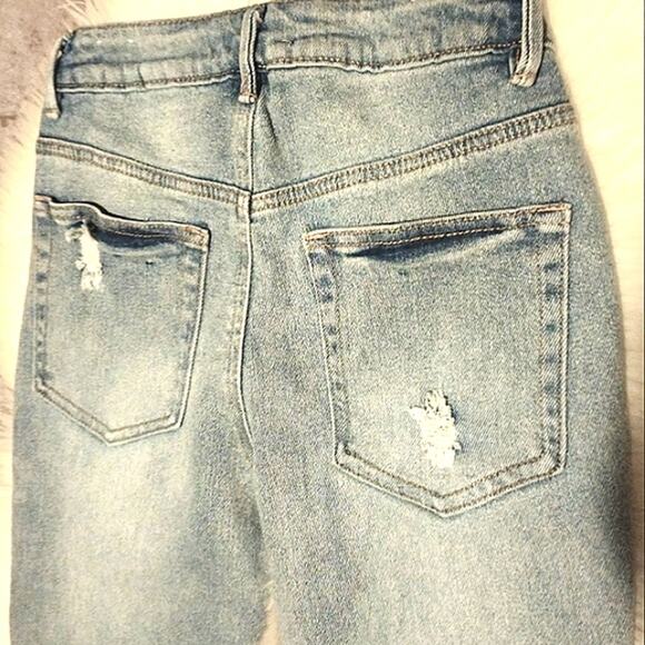 Almost Famous Distressed Boyfriend Jeans Sz 0 Lt Blue Bohemian Festival Thrashed - Picture 10 of 12